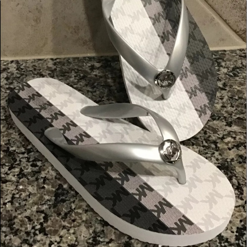 Michael Kors Flip Flops. Size 8